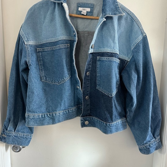 NWOT Forever 21 Two-Tone Denim Jacket - Picture 2 of 7